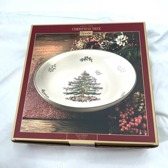 Spode Christmas Tree Porcelain 13 Inch Pasta Bowl - Picture 3 of 9